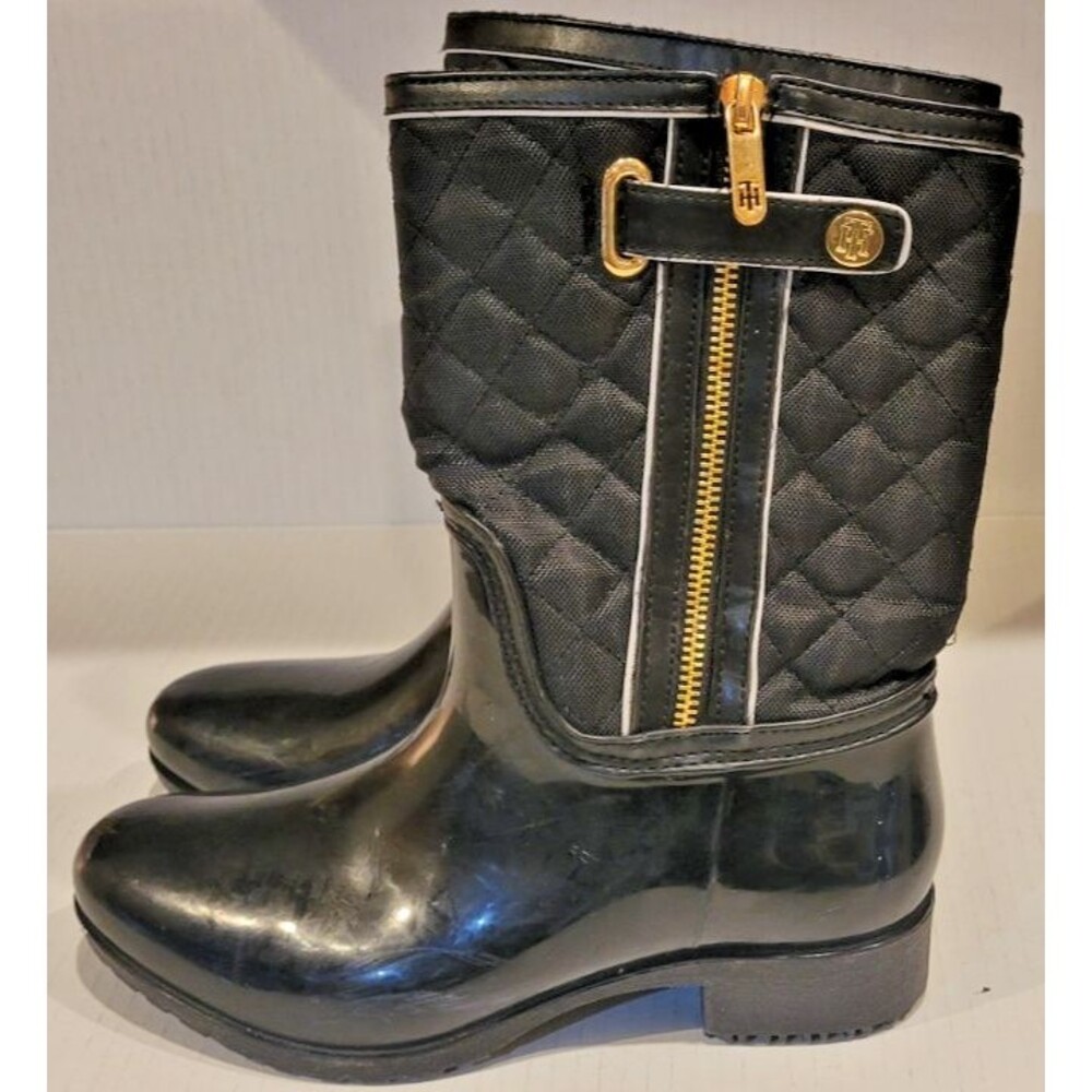 Tommy Hilfiger Boots Rainboot Women’s 7 Black Quilted Preppy Heritage Lined Heel